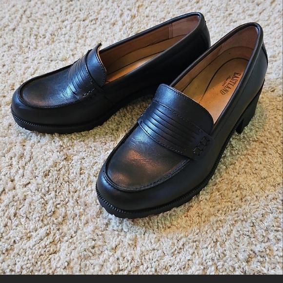 Eastland Black Leather Loafers- Size 9 - Picture 1 of 13